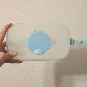 Baby wipe to go container
